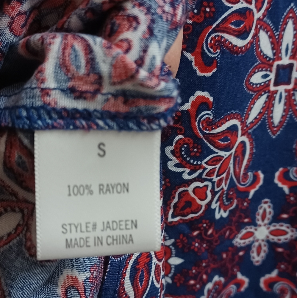 Francesca’s Maxi Dress.  Style Jadeen Size Small  shoulder. - Picture 14 of 15